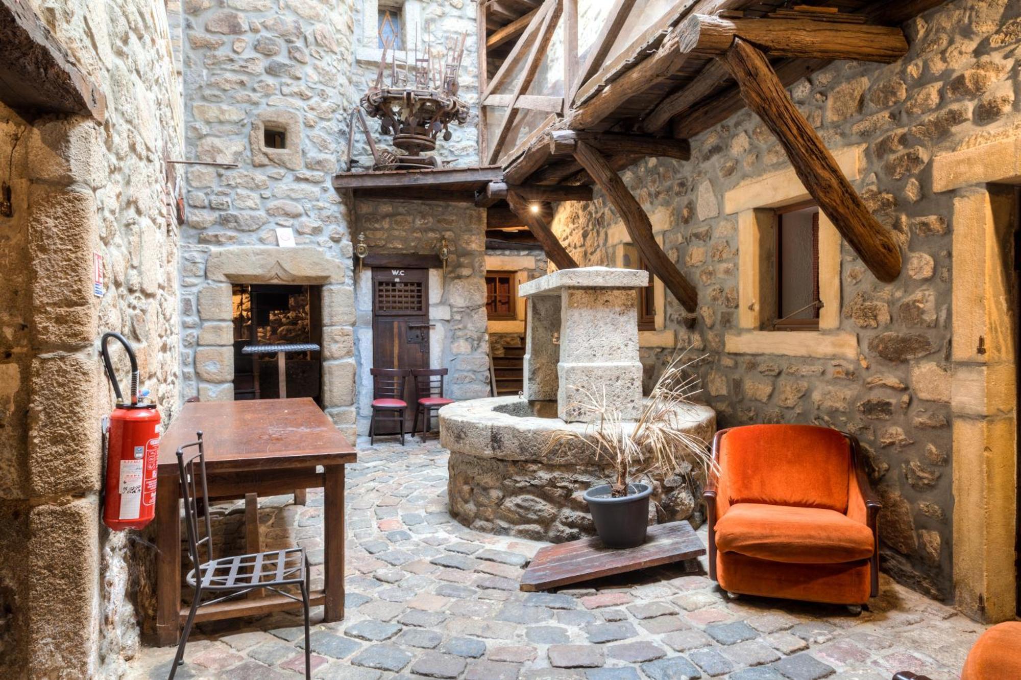Aux Prisons De Montagny Bed & Breakfast Montagny  Exterior photo